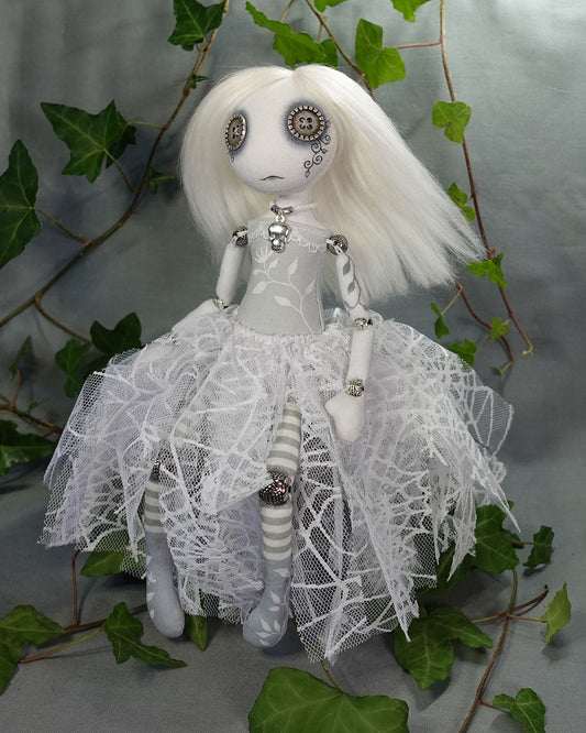 Gracelyn Hollowveil
